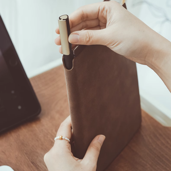 Deluxe PU Sheepskin Leather Notebook With Signature Pen With Custom Logo 21cm X15.6cm 256 Pages